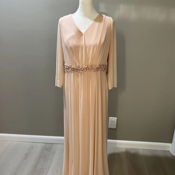 MARINA Peach Beaded Gown Lined Wedding Prom Size 8 #TT - Picture 1 of 3